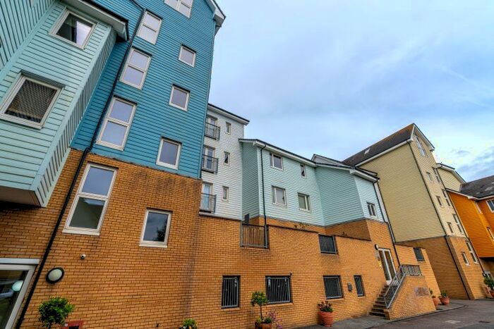 1 Bedroom Flat To Rent In Malin House, Rivermead, St Mary`S Island, Chatham, Kent, ME4