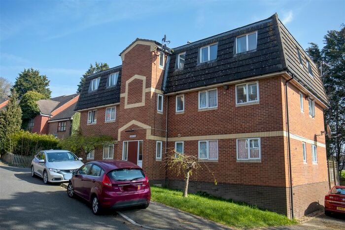 2 Bedroom Flat To Rent In Beecham Place, St. Leonards-On-Sea, TN38