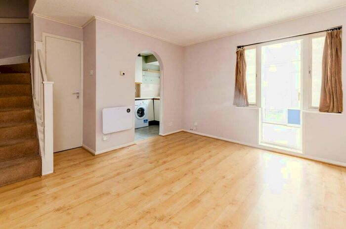 1 Bedroom Maisonette To Rent In Elder Close, Burpham, Guildford, GU4