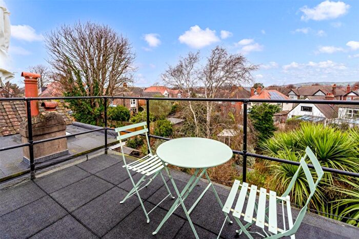 1 Bedroom Flat For Sale In Chaucer Road, Worthing, West Sussex, BN11