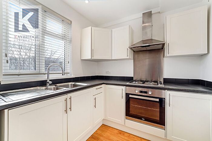 3 Bedroom Flat To Rent In Stoneleigh Broadway, Epsom, KT17