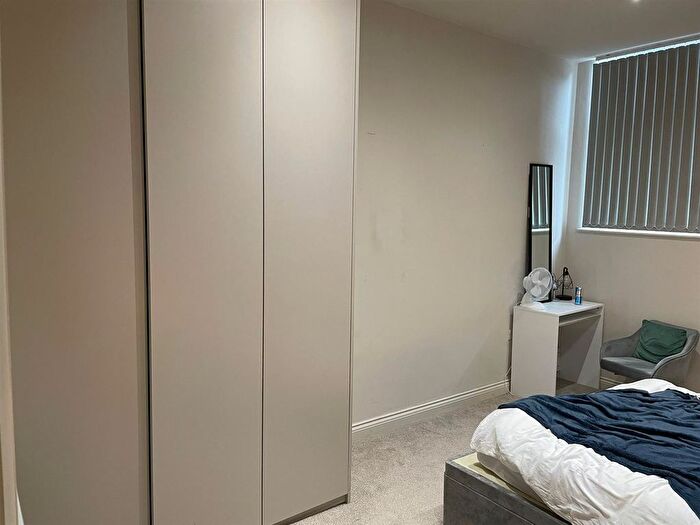 1 Bedroom Flat To Rent In North Street, Leeds, LS2