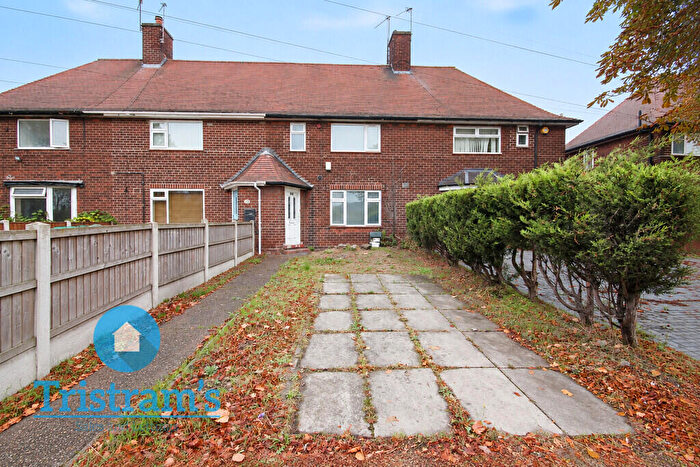 3 Bedroom Semi Detached House To Rent In Wollaton Road, Nottingham, NG8