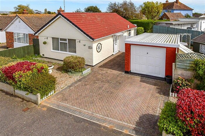 2 Bedroom Detached Bungalow For Sale In Redoubt Way, Dymchurch, Romney Marsh, Kent, TN29