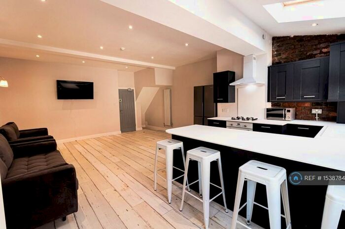 5 Bedroom Terraced House To Rent In Gainsborough Road, Liverpool, L15