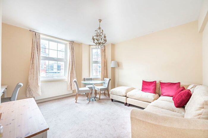 1 Bedroom Flat For Sale In Cambridge Court, Hyde Park Estate, London, W2
