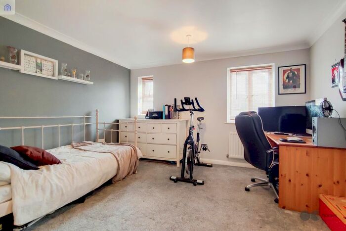 2 Bedroom Flat To Rent In Paignton Close, Harold Wood, RM3