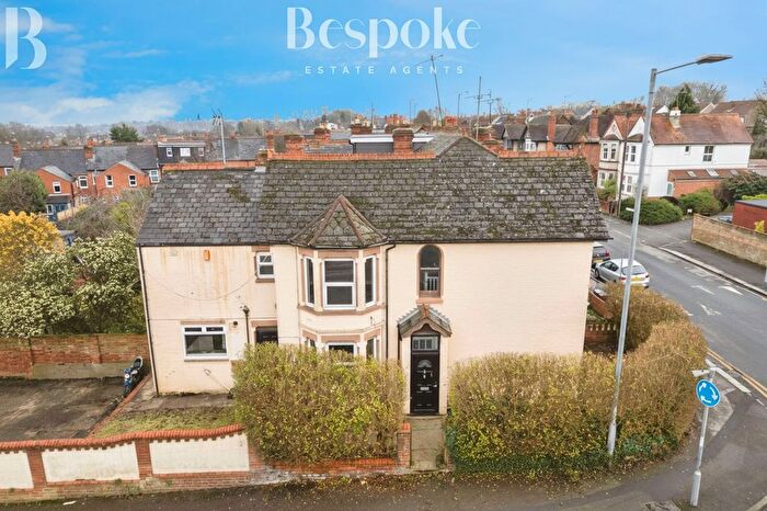 3 Bedroom End Of Terrace House For Sale In Waverley Road, Reading, RG30