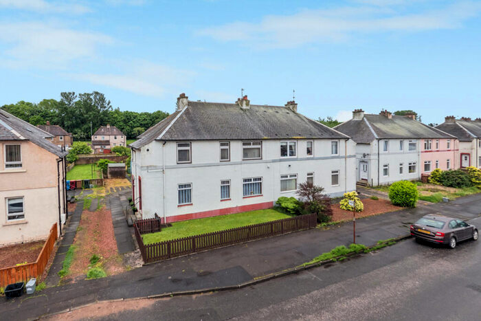 3 Bedroom Flat For Sale In Kelvin Street, Grangemouth, FK3