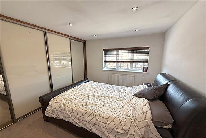 2 Bedroom End Of Terrace House To Rent In Lyminton Lane, Rotherham, S60