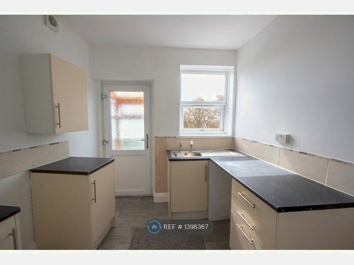 2 Bedroom Flat To Rent In Christchurch Road, Newport, NP19