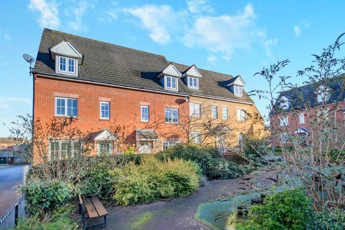 3 Bedroom Terraced House To Rent In Ashmead Road, Banbury, Oxfordshire, OX16