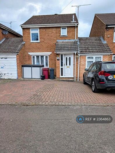 4 Bedroom Detached House To Rent In Wealden Way, Tilehurst, Reading, RG30