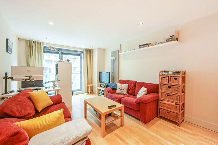 1 Bedroom Flat To Rent In Millharbour, Tower Hamlets, London, E14