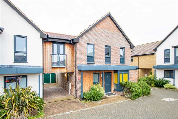 3 Bedroom Semi-Detached House To Rent In Abacus Drive, Oakgrove, Milton Keynes, MK10
