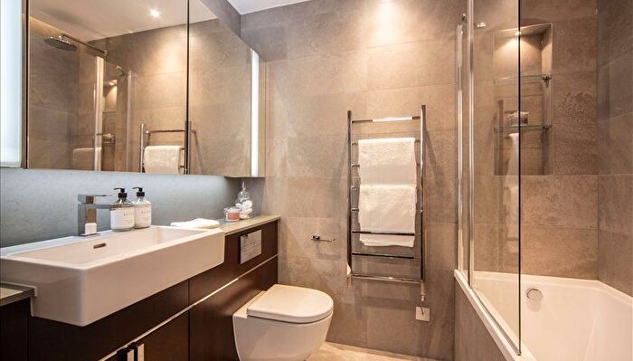 2 Bedroom Flat To Rent In Charles Clowes Walk, London, SW11