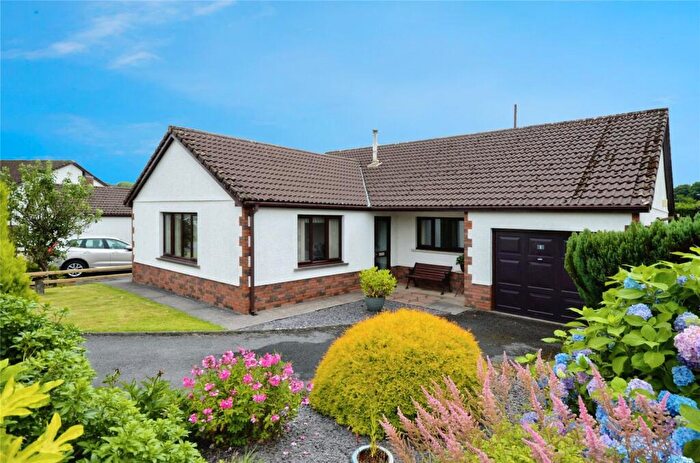 3 Bedroom Detached Bungalow To Rent In Bro Helyg, Rhydargaeau, SA32
