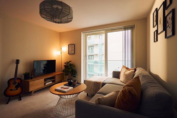 2 Bedroom Apartment To Rent In Chapel Street, Manchester, Greater Manchester, M3