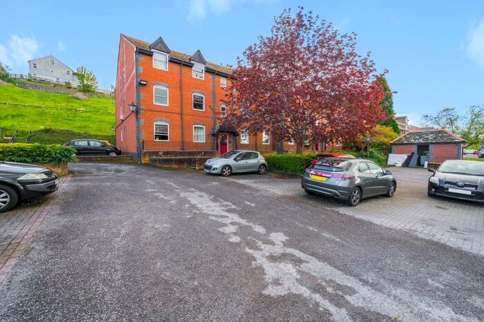 1 Bedroom Apartment To Rent In Dale Road, Reading, RG2