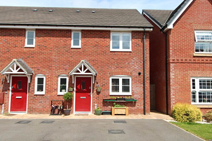 3 Bedroom End Of Terrace House For Sale In Lennard Close, Ullesthorpe, LE17