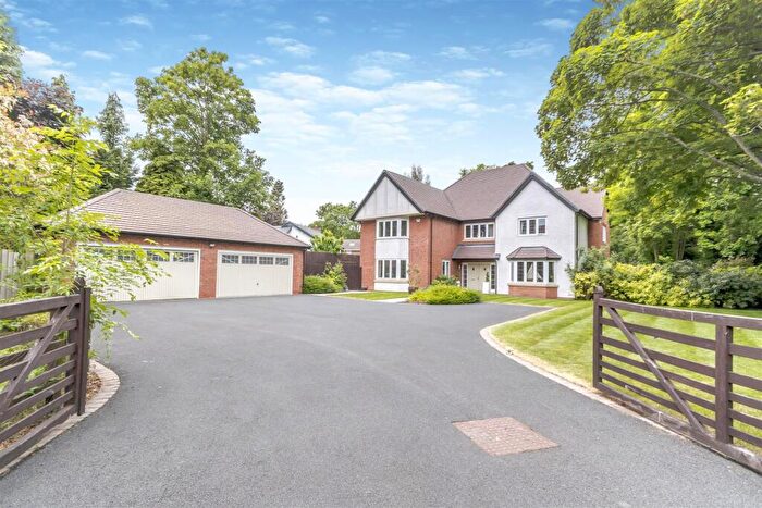 5 Bedroom Detached House To Rent In Grace Church Way, Sutton Coldfield, B73