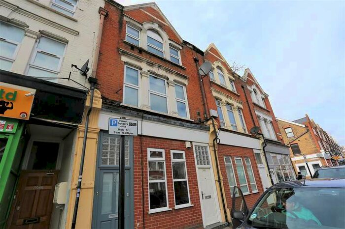 3 Bedroom Flat To Rent In Grove Green Road, Leytonstone, E11