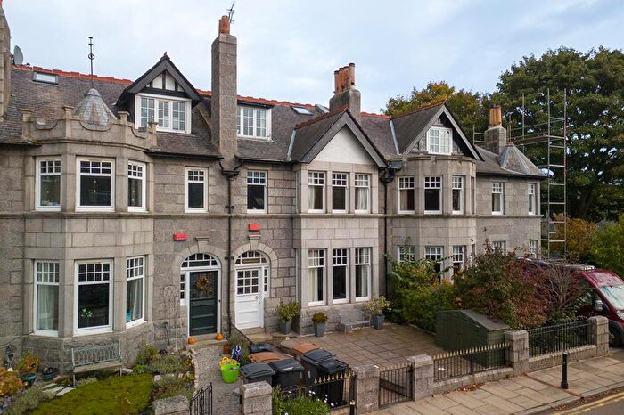 4 Bedroom Terraced House To Rent In Fonthill Terrace, Aberdeen, AB11