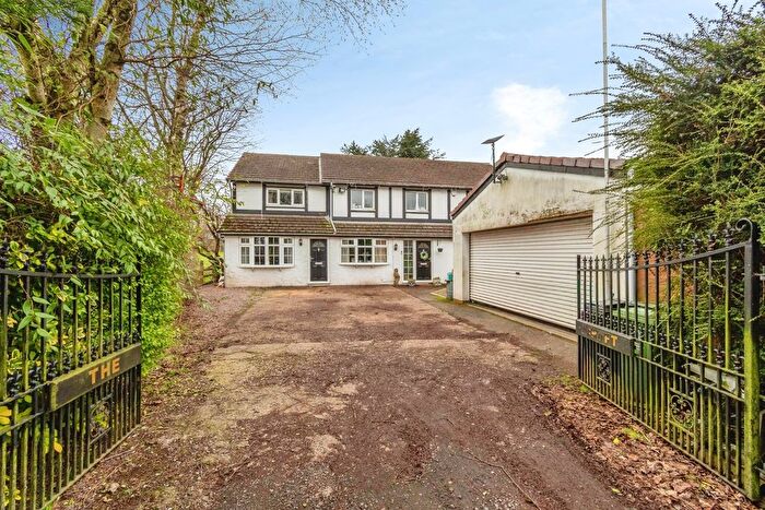 7 Bedroom Detached House For Sale In Bursnips Road, Wolverhampton, West Midlands, WV11