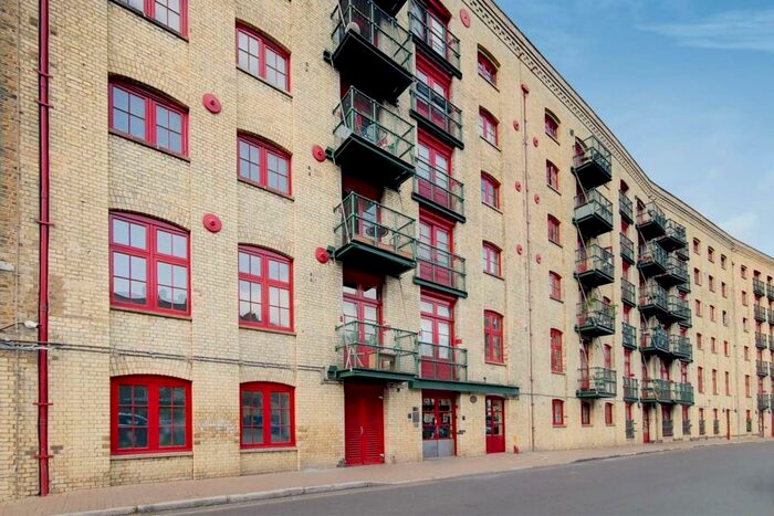 2 Bedroom Flat To Rent In Rotherhithe Street, Canada Water, London, SE16