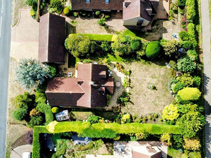 4 Bedroom Detached House For Sale In Holywell Way, Peterborough, PE3