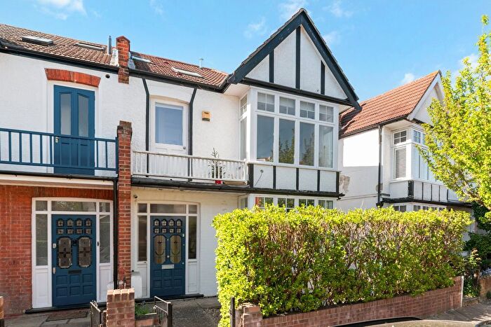 2 Bedroom Flat For Sale In Rusthall Avenue, Bedford Park Borders, Chiswick, W4