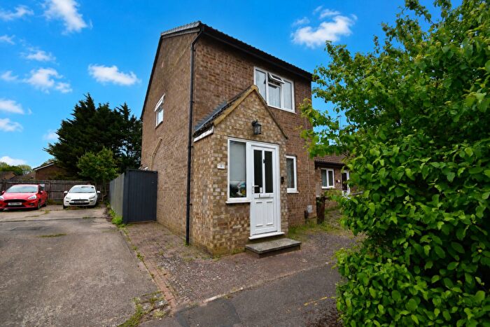 2 Bedroom End Of Terrace House For Sale In Chedworth Close, Northampton, NN3