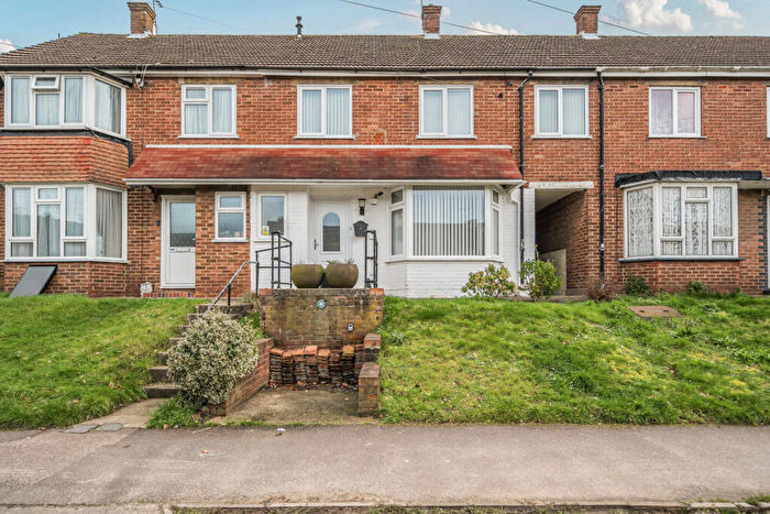 3 Bedroom Terraced House For Sale In Carnation Road, Rochester, Kent, ME2