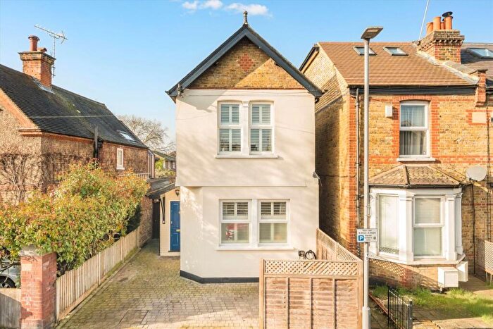 3 Bedroom Detached House For Sale In Bonner Hill Road, Kingston Upon Thames, KT1