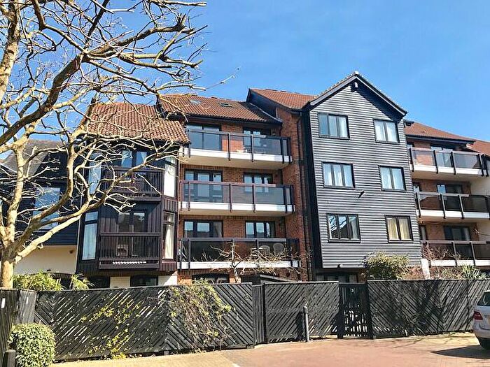 2 Bedroom Apartment To Rent In Cadland Court, Ocean Village, SO14