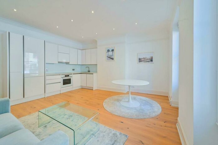 2 Bedroom Flat To Rent In Shroton Street, Marylebone, London, NW1