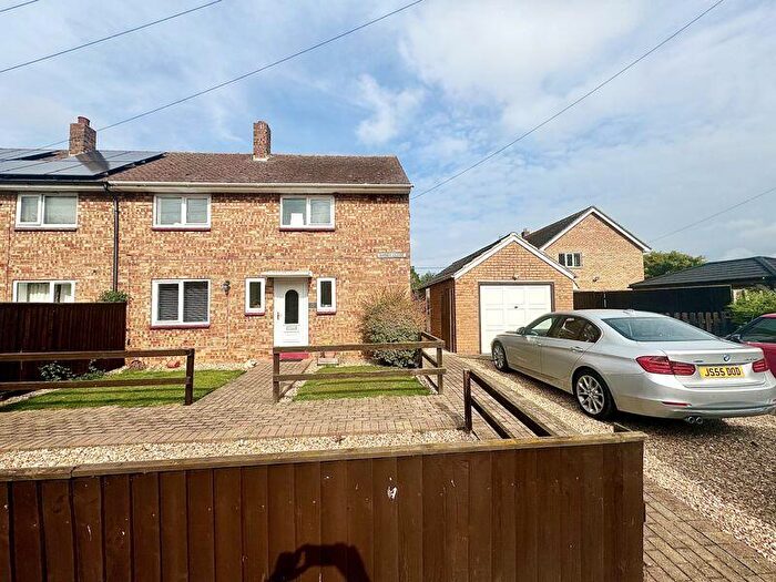 3 Bedroom End Of Terrace House For Sale In Sandy Close, North Cotes, DN36