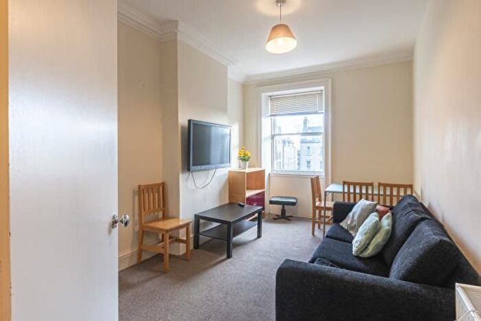 3 Bedroom Flat To Rent In Nicolson Square, Edinburgh, EH8
