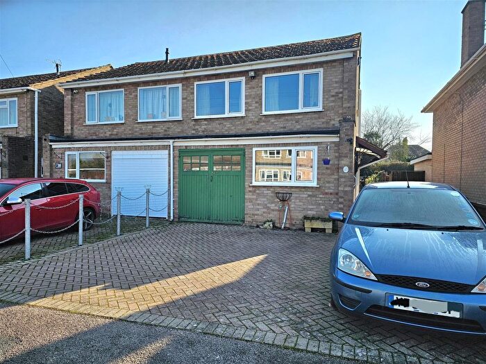 3 Bedroom Semi Detached House For Sale In Barrington Drive, Hucclecote, Gloucester, GL3