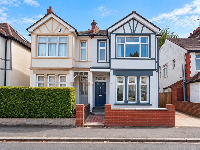 4 Bedroom Semi Detached House To Rent In Sunnycroft Road, Hounslow, TW3