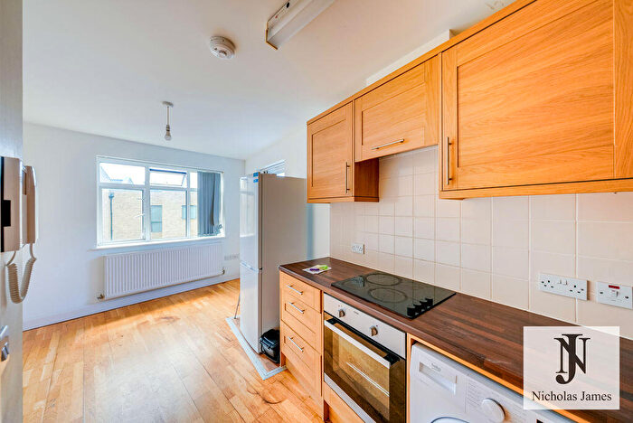 1 Bedroom Flat To Rent In Scotland Green, London, N17