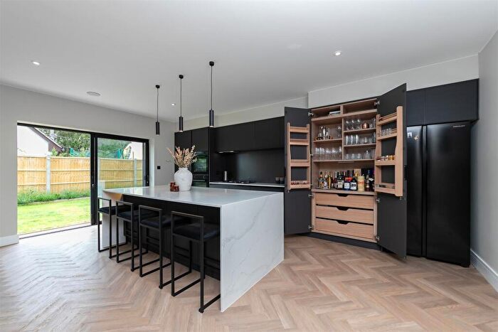 4 Bedroom Detached House For Sale In The Meads, Bricket Wood, St. Albans, AL2