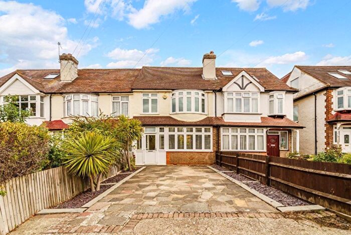 3 Bedroom Terraced House For Sale In Ardrossan Gardens, Worcester Park, KT4