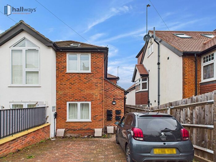 2 Bedroom Flat For Sale In Dunlin House, Fairdene Road, Coulsdon, CR5