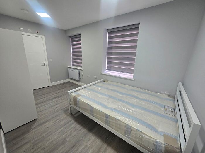 Studio To Rent In Greyhound, London, W6