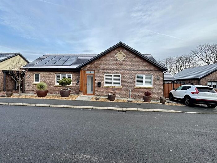 3 Bedroom Detached Bungalow For Sale In Llys Tir Nant, Tycroes, Ammanford, SA18