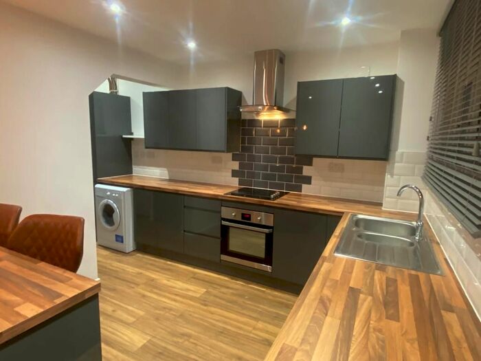 3 Bedroom End Of Terrace House To Rent In Lewis Silkin Way, Southampton, SO16