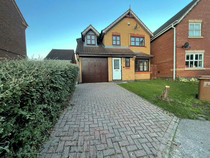 3 Bedroom House To Rent In Limlow Close, Northampton, NN4