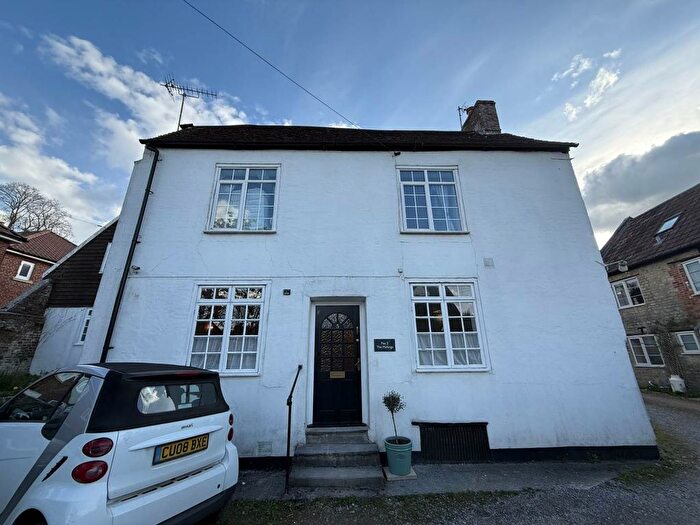 2 Bedroom Flat To Rent In Market Place, Warminster, Wiltshire, BA12