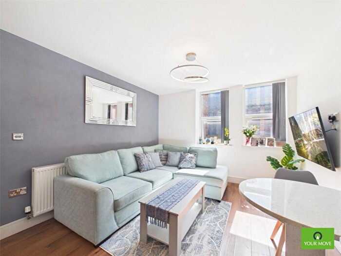 2 Bedroom Flat For Sale In Mercury Gardens, Romford, RM1